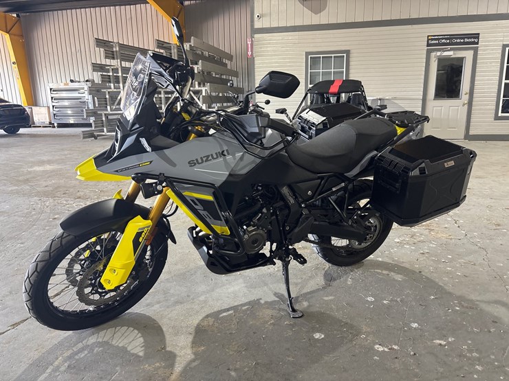 #23988-•-2023-suzuki-dl800de-image-1