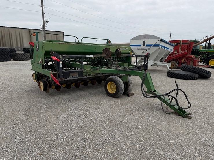 john-deere-750-image-13