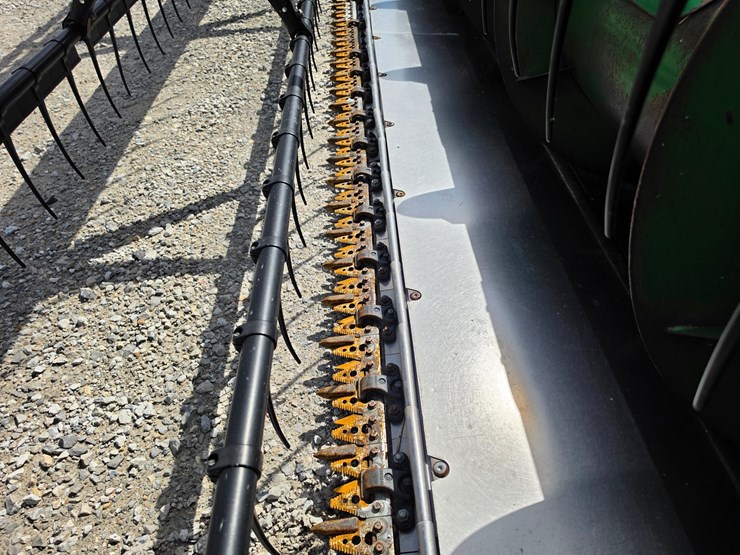 2006-john-deere-630f-image-11