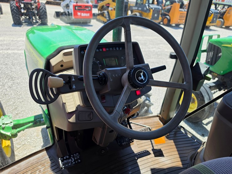 2010-john-deere-6230-image-16
