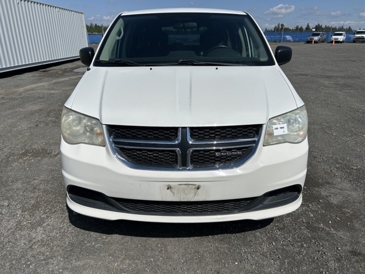2011-dodge-grand-caravan-image-8