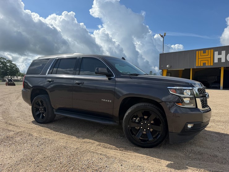 2018-chevrolet-tahoe-image-2