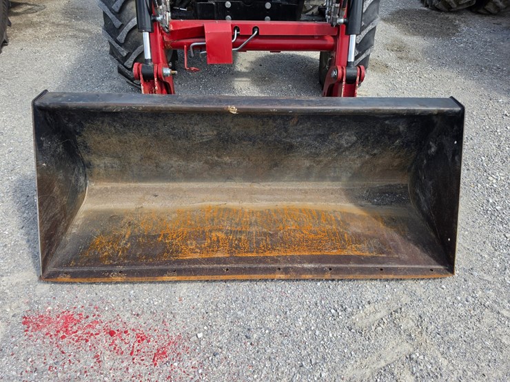 2022-case-ih-farmall-75a-image-3