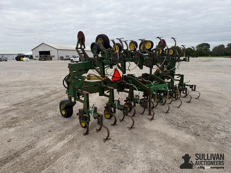 john-deere-845-image-7