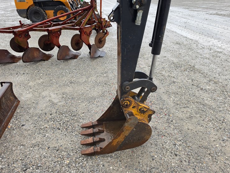 2020-deere-35g-image-22