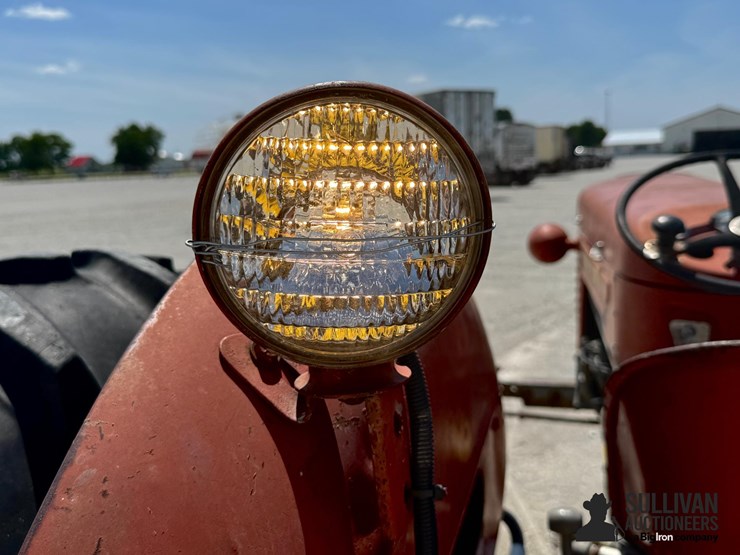 1962-massey-ferguson-65-image-17