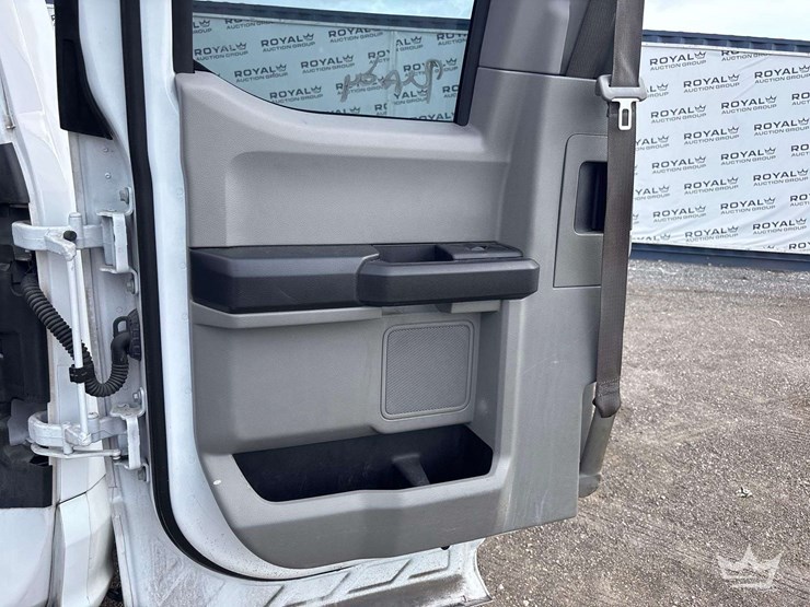 2019-ford-f350-image-13