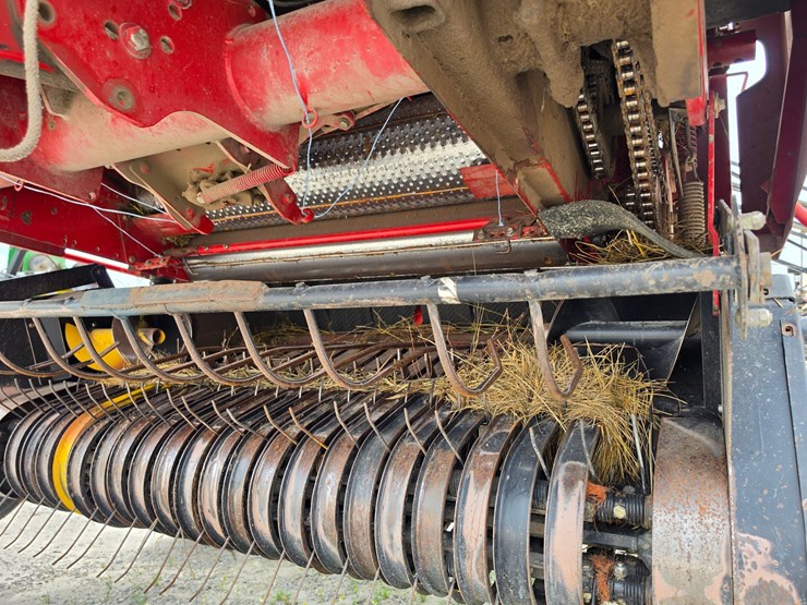 2003-case-ih-rbx462-image-11