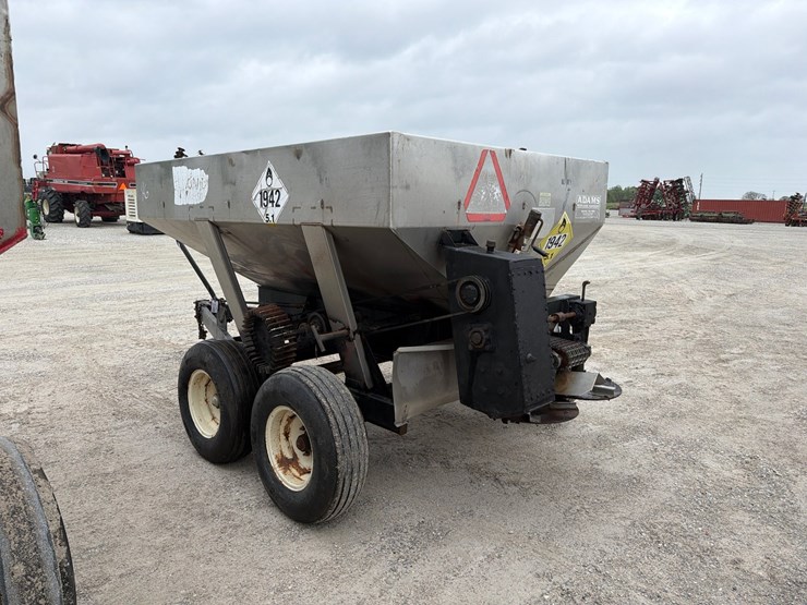 #211409-•-adams-fertilizer-spreader-image-3