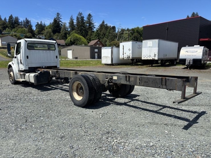 2012-freightliner-m2-s/a-cab-&-chassis-image-3
