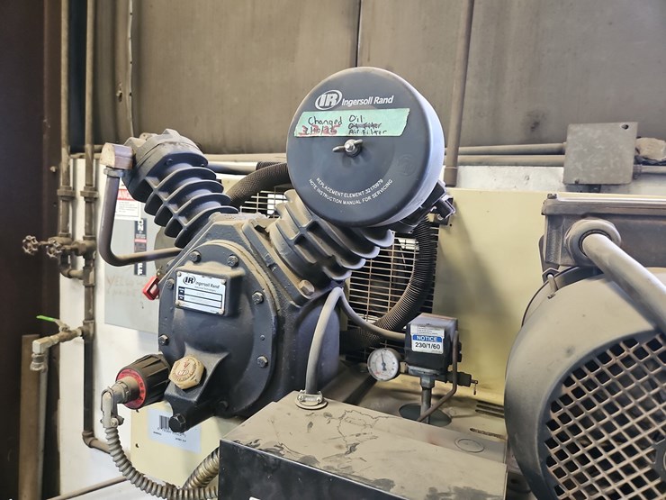 ingersoll-rand-80-gallon-air-compressor-image-4