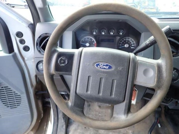 2013-ford-f250-xl-image-13