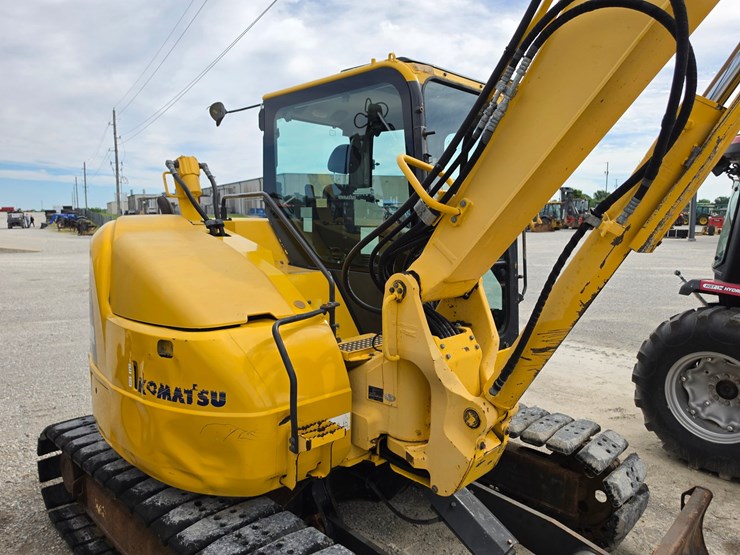 2013-komatsu-pc88mr-8-image-21