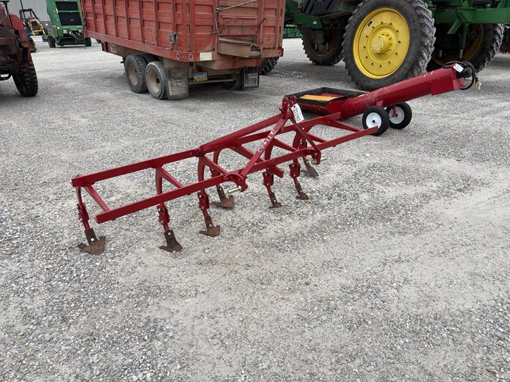 #211402-•-ford-cultivator-image-1