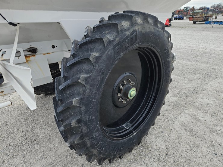 #205229-•-2022-dalton-800-fert-spreader-image-12