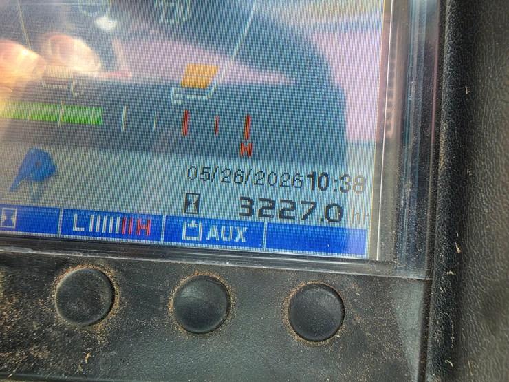 2016-takeuchi-tb280fr-image-12