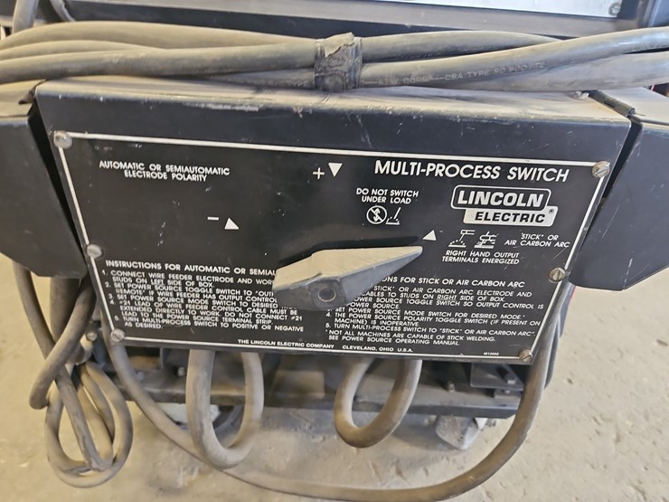 lincoln-electric-dc-400-electric-welder-image-12