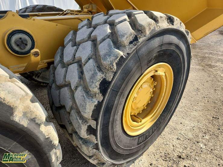 2017-caterpillar-730-image-27