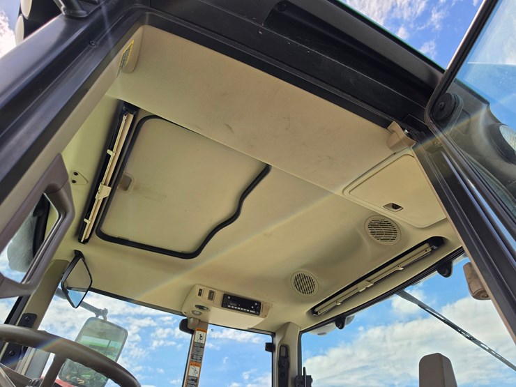 2023-john-deere-6145m-image-9