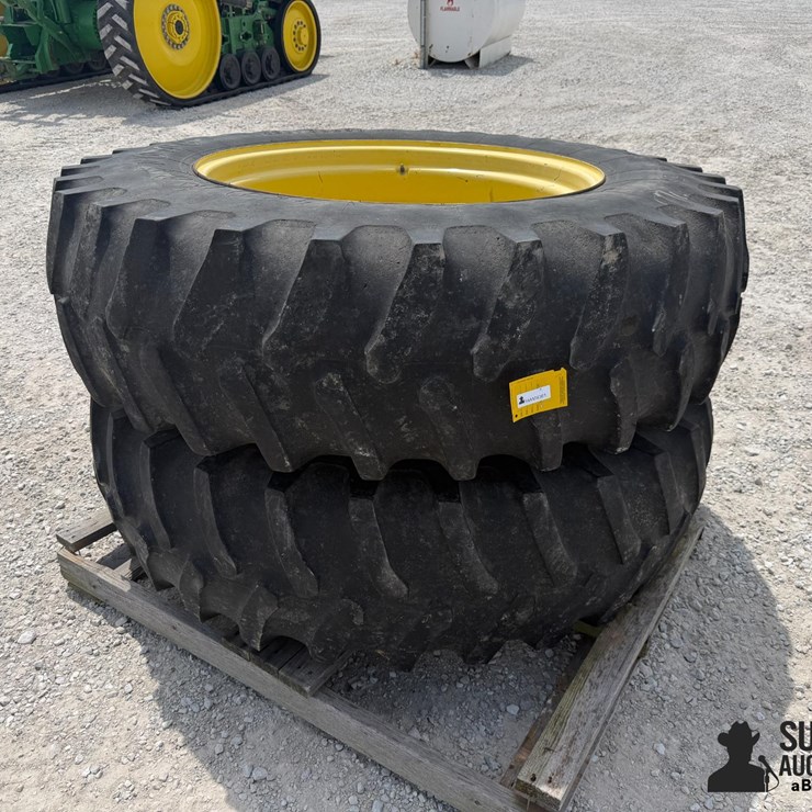 JOHN DEERE 2