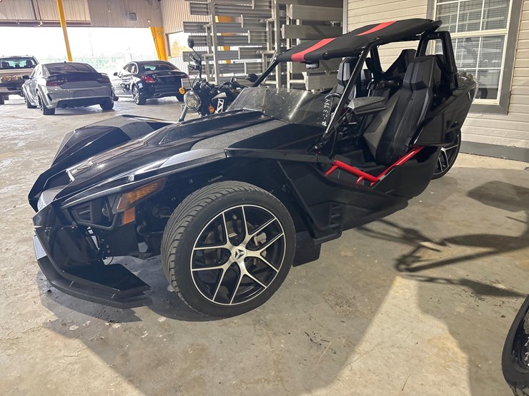 #23984-•-2016-polaris-slingshot-image-1