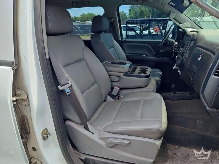 2019-chevrolet-silverado-3500-image-41
