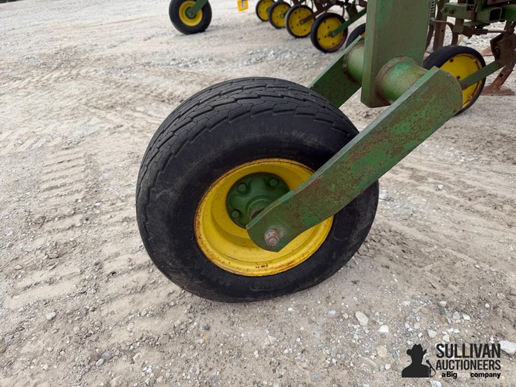 john-deere-845-image-17