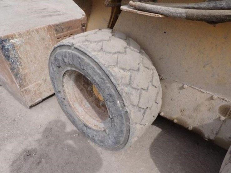 2008-john-deere-328-image-27