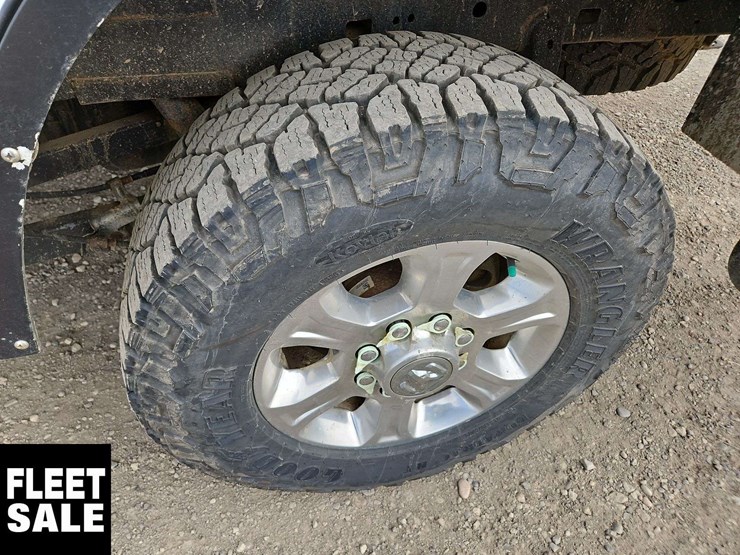 2020-dodge-2500-image-31