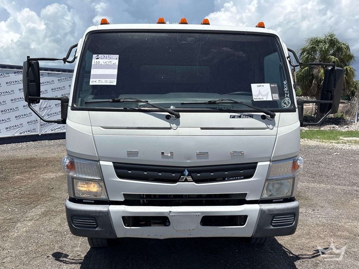 2015-mitsubishi-fuso-fec72w-image-26