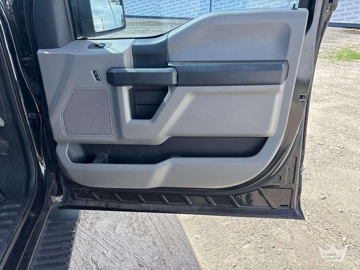 2019-ford-f150-image-27