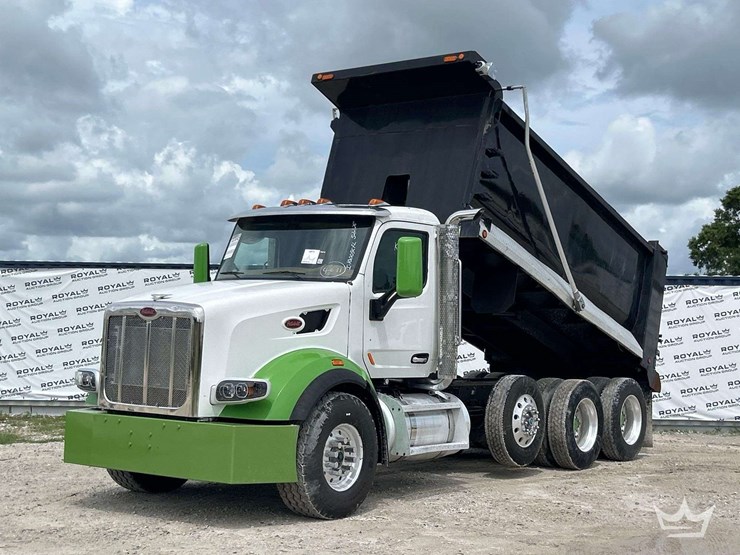 2015-peterbilt-567-image-1