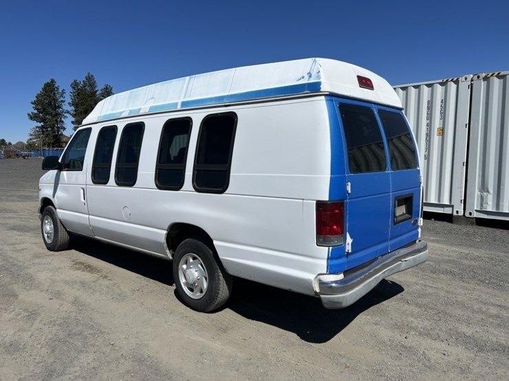 2002-ford-e250-image-3