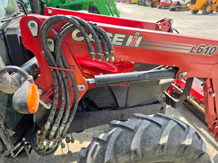 2022-case-ih-farmall-75a-image-22