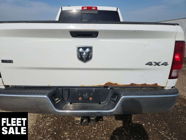 2014-dodge-1500-image-39