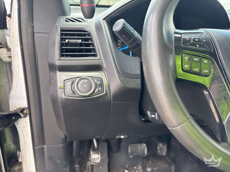 2019-ford-explorer-image-12