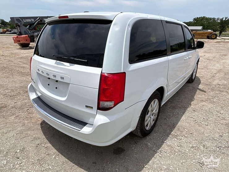 2016-dodge-grand-caravan-image-3