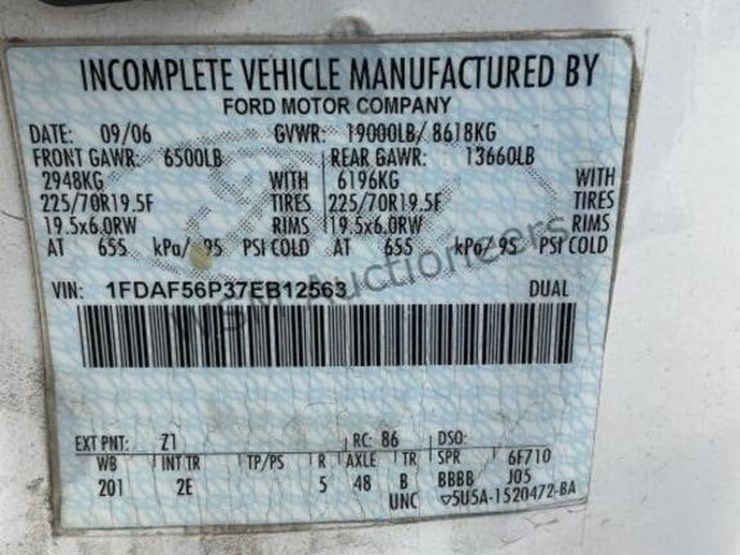 2007-ford-f550-image-15