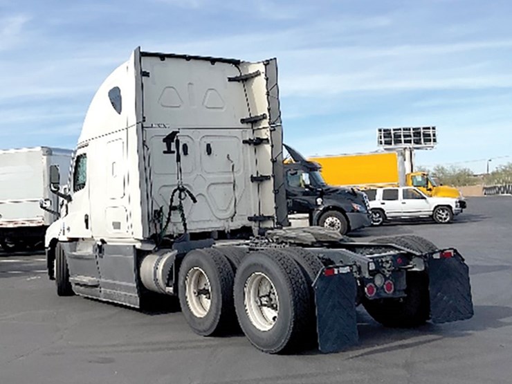 2023-freightliner-cascadia-126-image-2