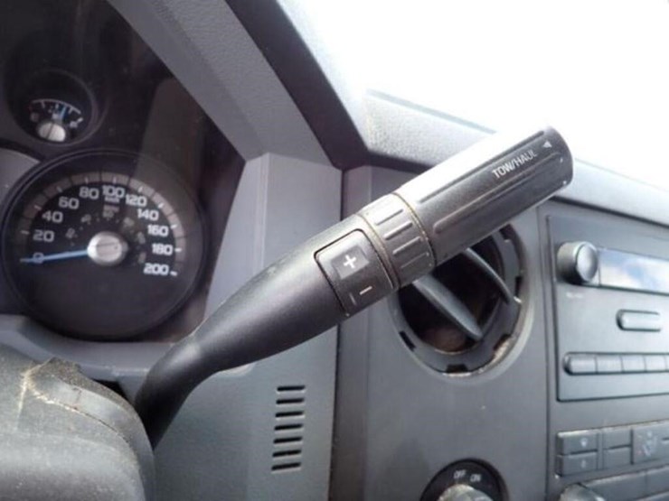 2013-ford-f250-xl-image-15