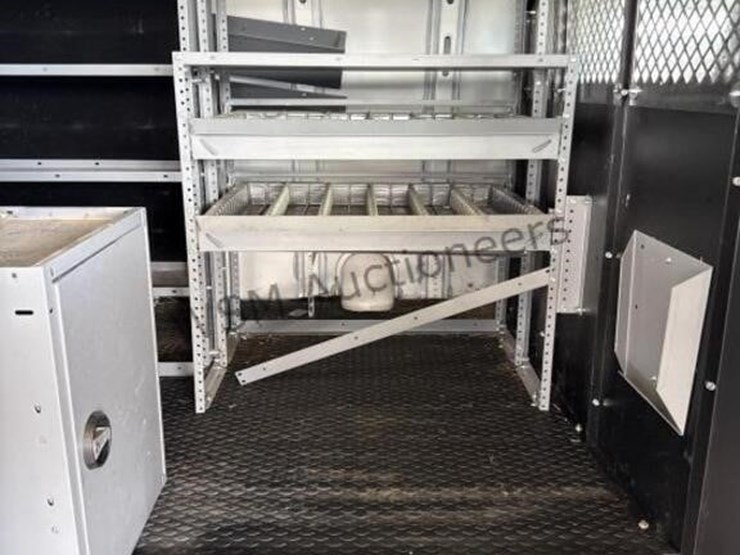 2016-chevrolet-express-2500-image-11