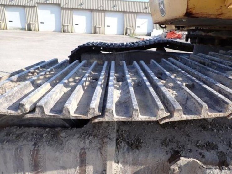 2009-deere-270d-lc-image-38