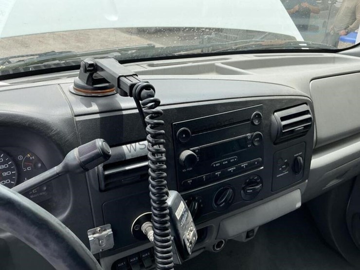 2007-ford-f550-image-18