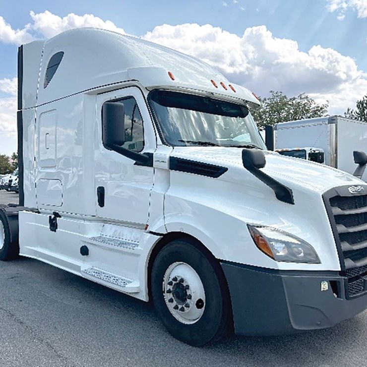 2020 FREIGHTLINER CASCADIA 126