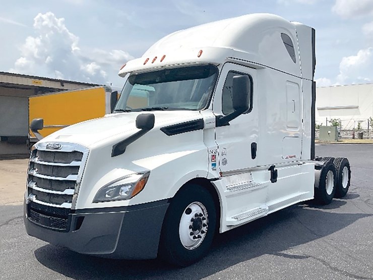 2020-freightliner-cascadia-126-image-1