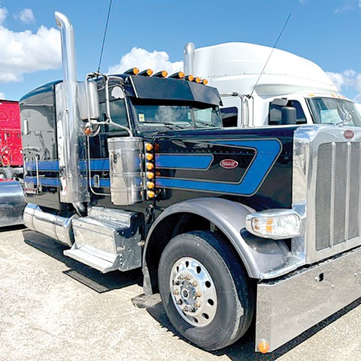 2016 PETERBILT 389