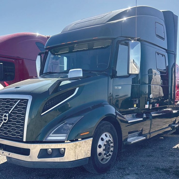 2019 VOLVO VNL860