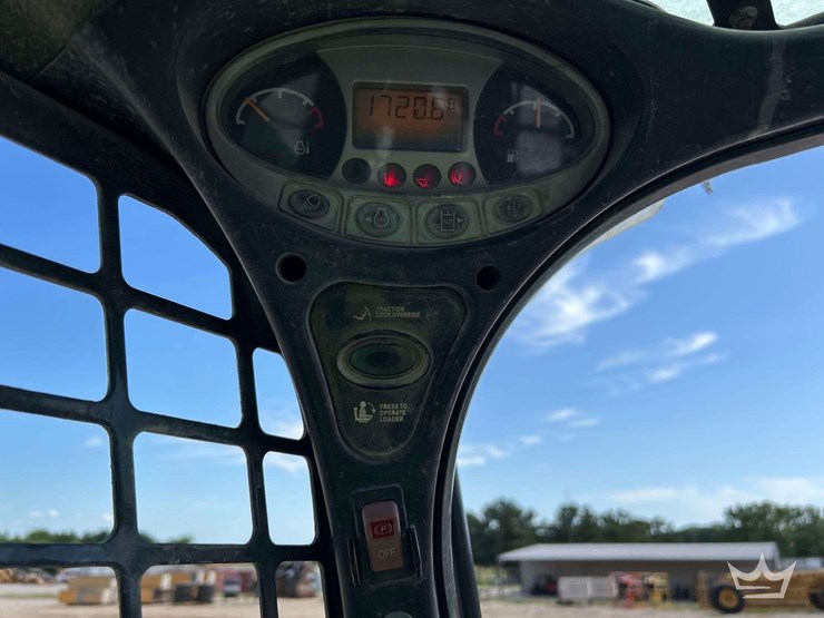 2021-bobcat-t740-image-15