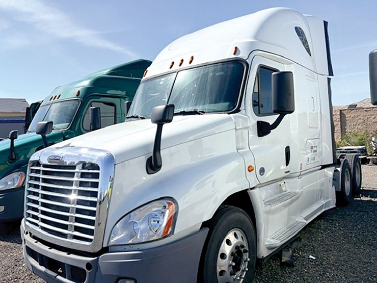 2016-freightliner-cascadia-125-image-1