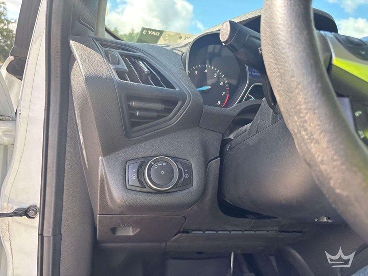 2013-ford-escape-image-10
